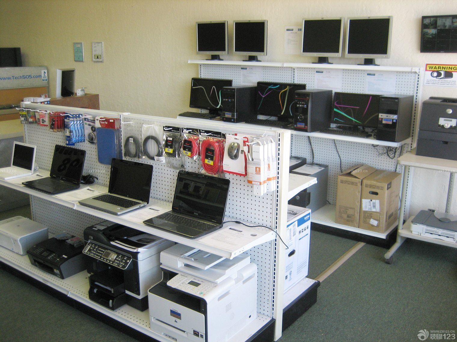 電腦店面設計裝修圖 優化銷售電子產品的環境策略